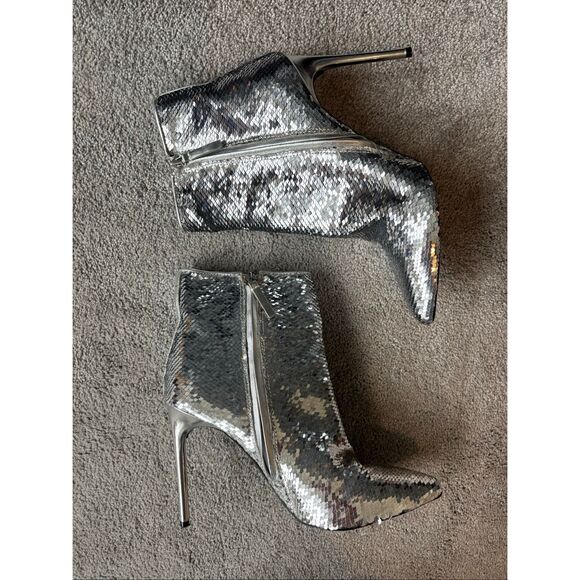 ALICE AND OLIVIA Celyn Sequined Ankle Booties In Silver, $595 Sz 9.5 - Picture 11 of 11